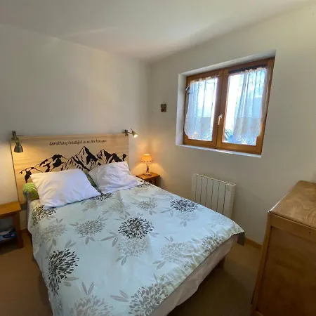 Cosy Avec Parking, Proche Centre De - Fr-1-693-7 Appartement Châtel