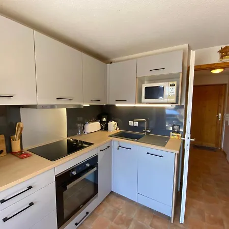 Apartment Cosy Avec Multi Pass Offert, A 10 Minutes Du Centre De Et Proche Des Remontees - Fr-1-693-7 Chatel